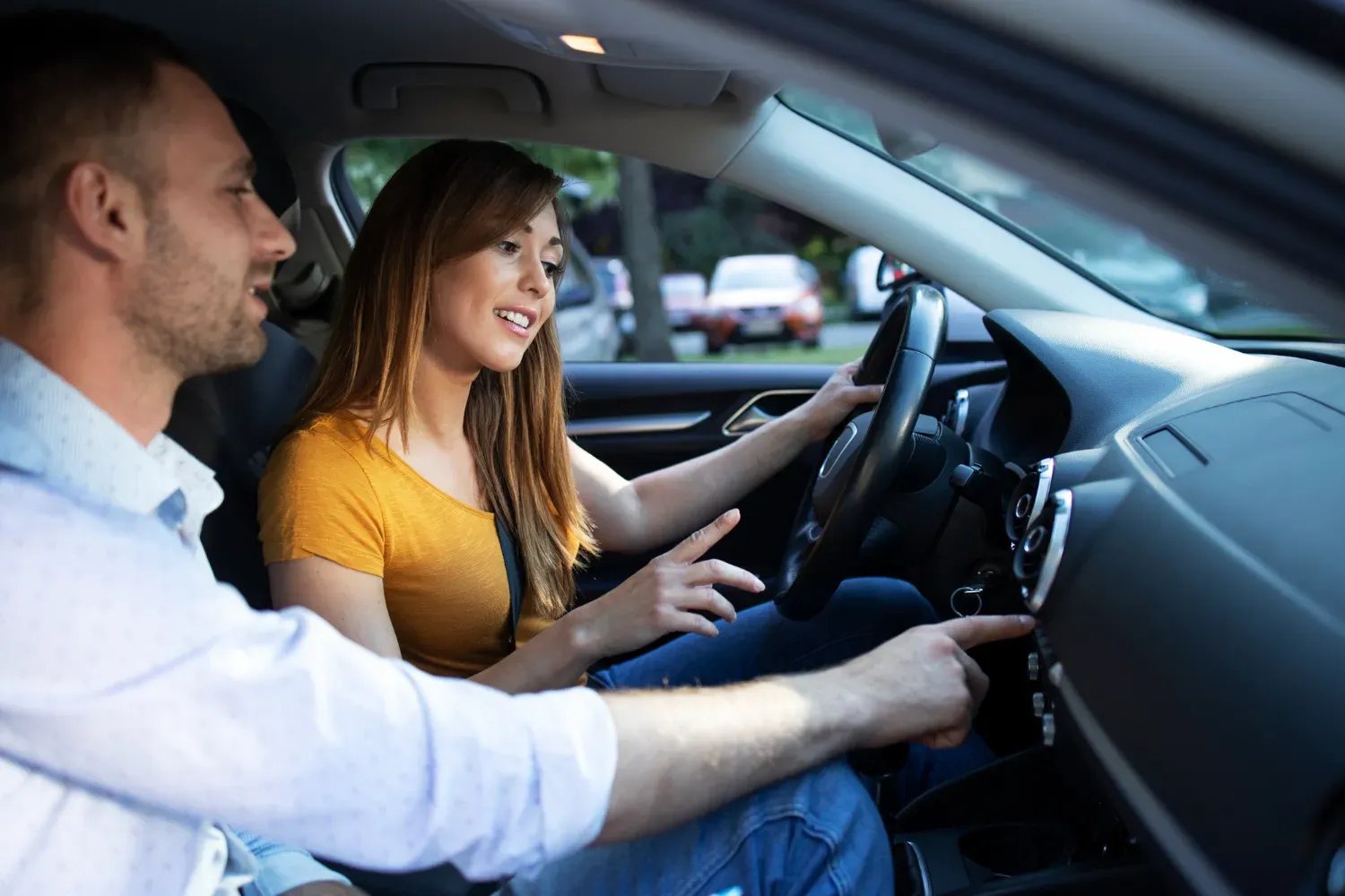 In-Person vs. Online Driving Instructors: Pros and Cons